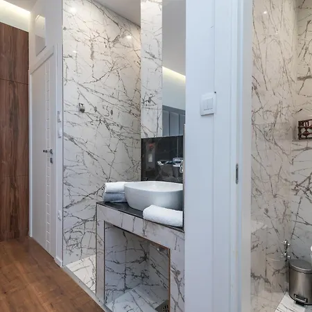 Antares Rooms Split بيت ضيافة سبليت