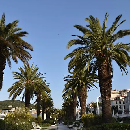 Antares Luxury 3* Split