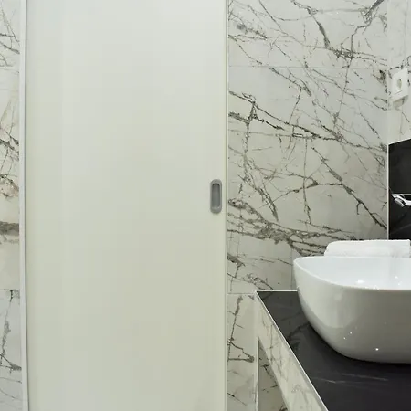 Antares Luxury سبليت