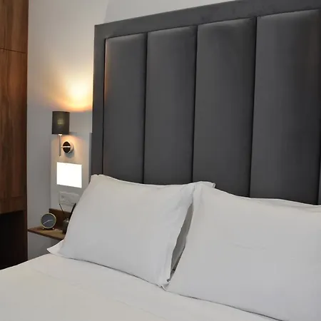 Antares Luxury بيت ضيافة