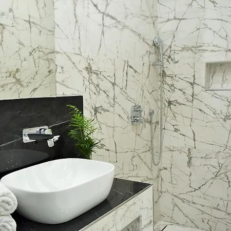 Antares Luxury بيت ضيافة