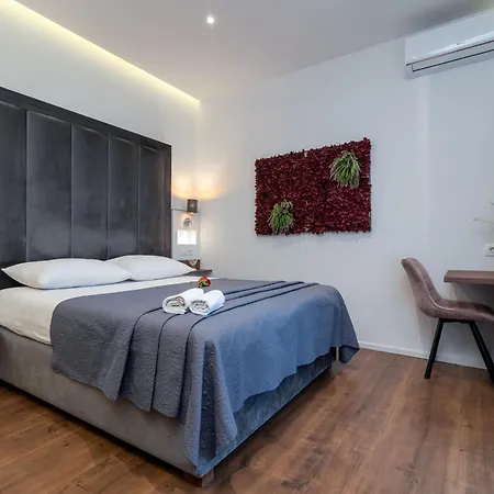 Antares Rooms Split 3* Split