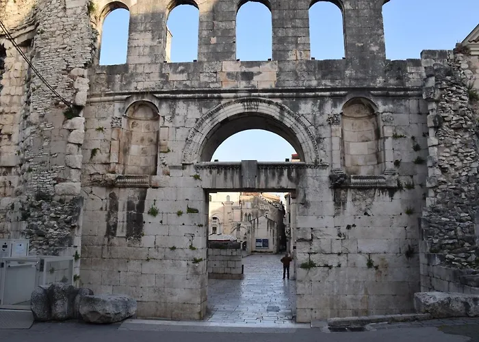 בית הארחה Antares Luxury ספליט